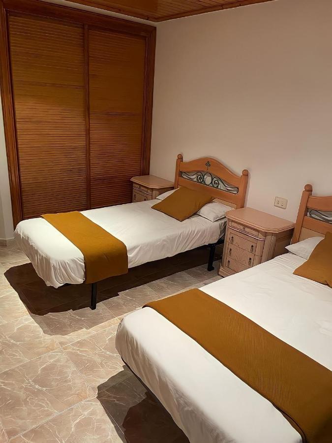 Apartamento Vacacional En 格罗韦 外观 照片
